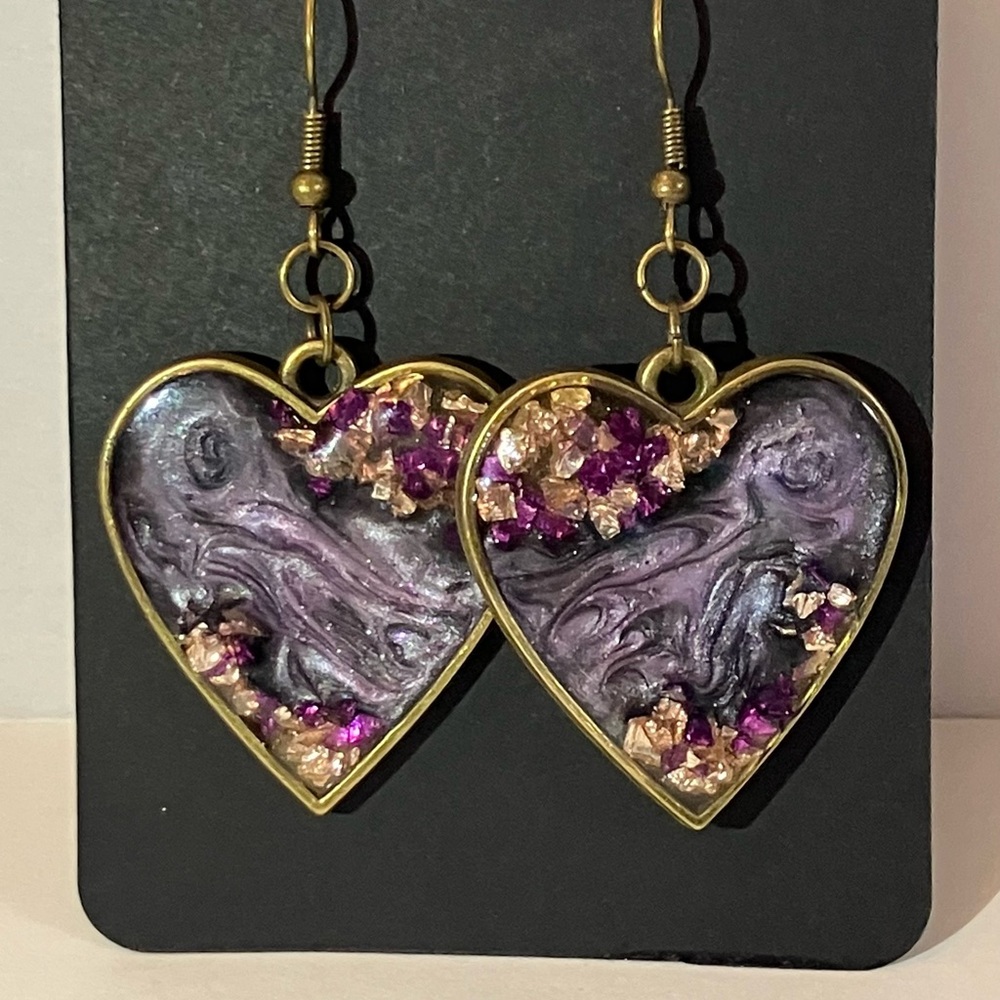 “Amethyst Crown Hearts” from the Amethyst Reyna Collection - Picture 5 of 6